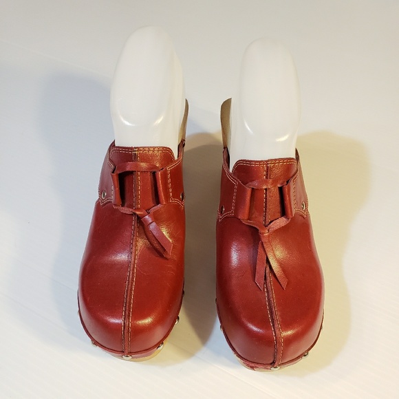 Steve Madden Shoes - Steve Madden Dillie Clog Studs Wood Base sz 8M